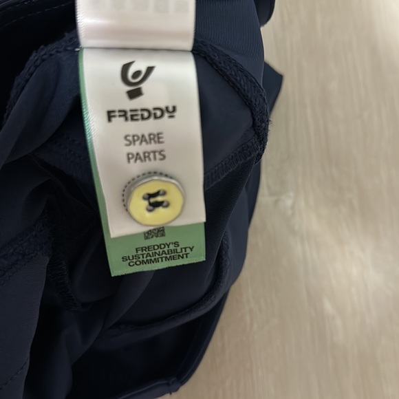 NWOT Freddys pants Medium dark blue & NWT One piece size small - Picture 5 of 9